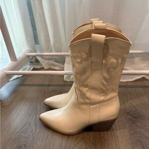 Oasis Society Cream Ankle Boots